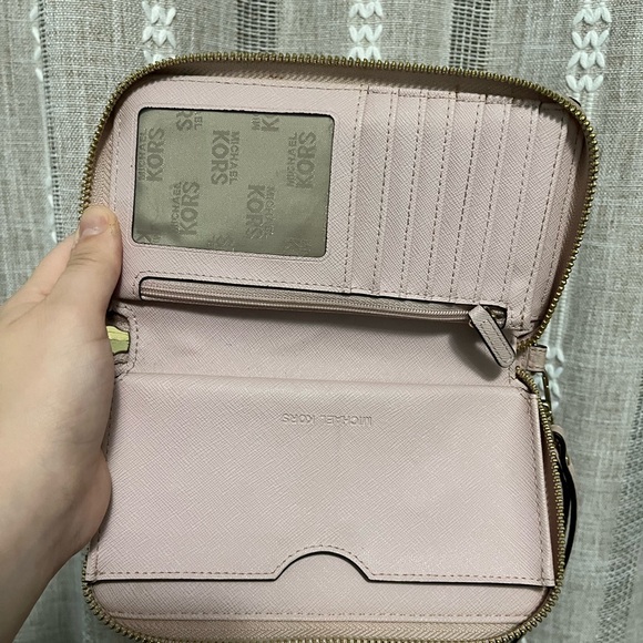 Michael Kors wallet - Picture 3 of 3